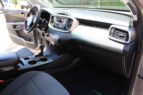 Used 2017 Kia Sorento L image 25