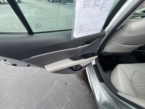 Used 2018 Toyota Camry image 17