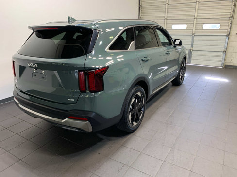 Used 2025 Kia Sorento EX image 3