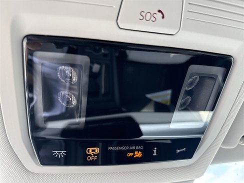 New 2025 Volkswagen Tiguan SE image 33