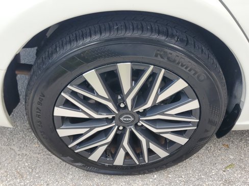Used 2024 Nissan Altima 2.5 SV image 7