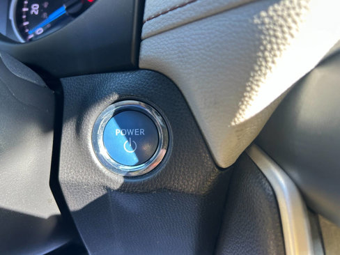 Used 2021 Toyota RAV4 XLE image 13