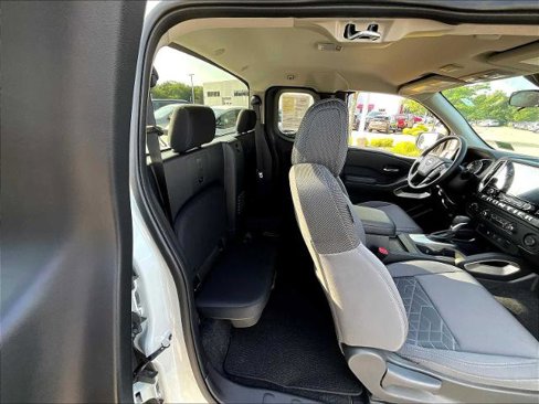 Certified 2025 Nissan Frontier SV image 16