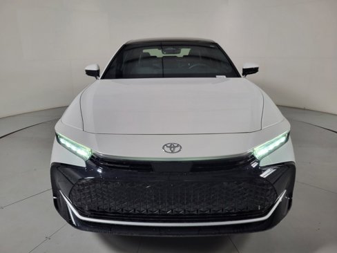 Used 2025 Toyota Crown Platinum image 8