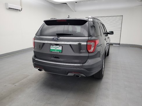 Used 2018 Ford Explorer XLT w/ Equipment Group 202A image 7