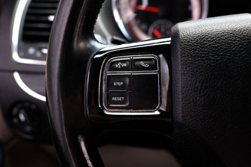 Used 2020 Dodge Grand Caravan SXT image 27