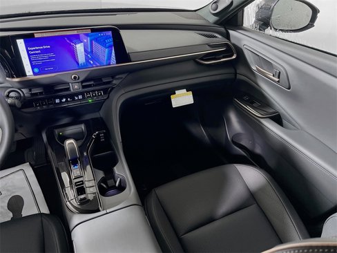Certified 2025 Toyota Crown Signia image 20