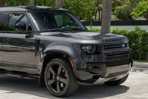 Used 2023 Land Rover Defender 110 image 9