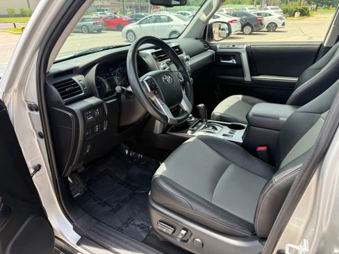 Used 2018 Toyota 4Runner SR5 Premium image 14