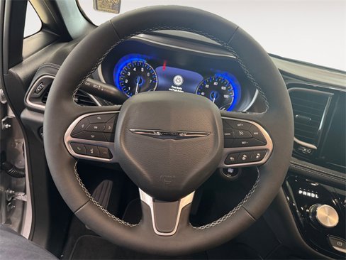 New 2026 Chrysler Pacifica Select image 9