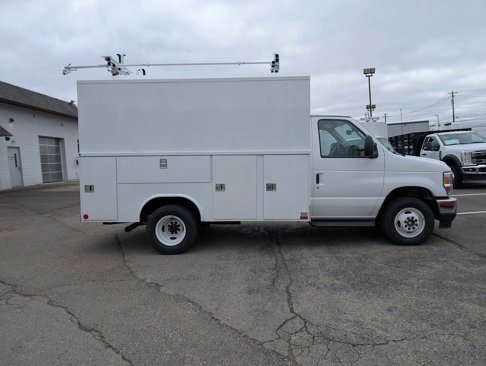 New 2026 Ford E-350 and Econoline 350 Super Duty w/ Power Equipment Group image 7