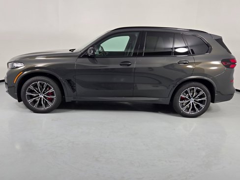 New 2026 BMW X5 M60i image 4