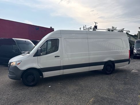 Used 2021 Mercedes-Benz Sprinter 2500 image 3