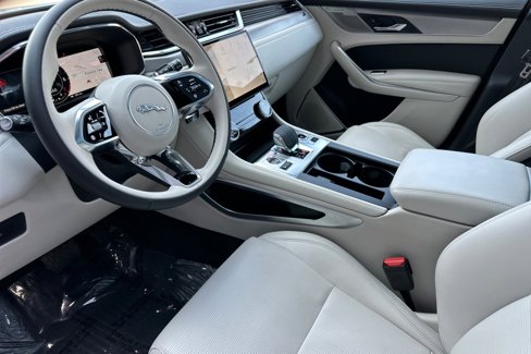 Used 2025 Jaguar F-PACE R-Dynamic S image 9
