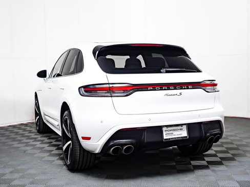 Certified 2023 Porsche Macan S image 3