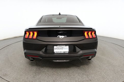 Used 2024 Ford Mustang Premium image 5