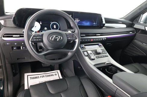 Used 2025 Hyundai Palisade Calligraphy image 13