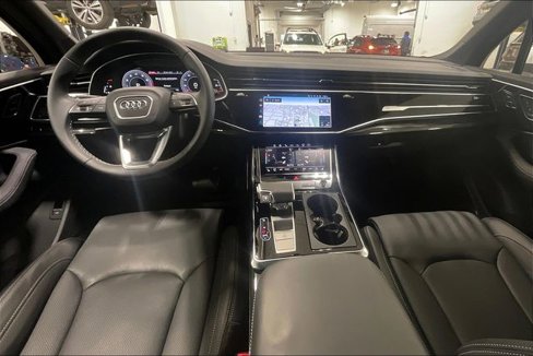 Certified 2025 Audi Q7 3.0T Prestige w/ Prestige Package image 15