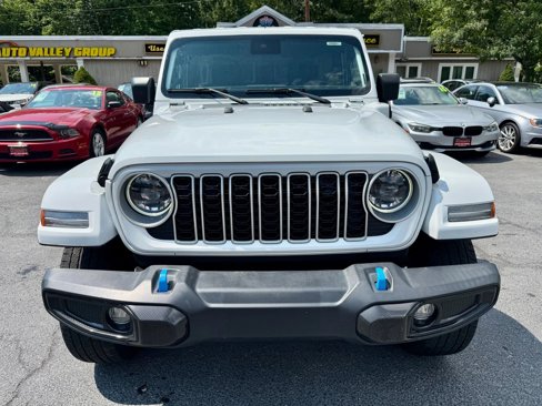 Used 2024 Jeep Wrangler Unlimited Sahara image 3