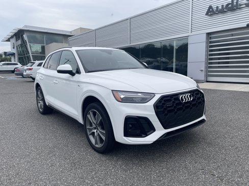 Certified 2025 Audi Q5 2.0T Premium image 1