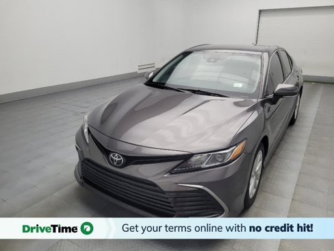 Used 2021 Toyota Camry LE image 1