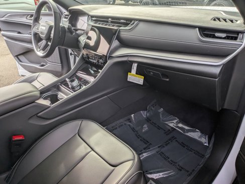 New 2025 Jeep Grand Cherokee Limited image 22