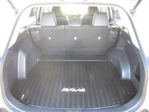 Used 2019 Toyota RAV4 XLE Premium image 17