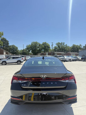 Used 2021 Hyundai Elantra SE w/ Cargo Package image 6