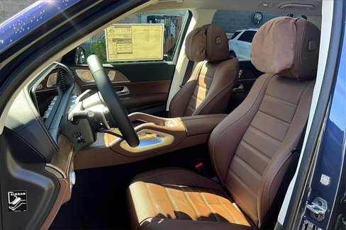 New 2026 Mercedes-Benz GLS 450 4MATIC image 9