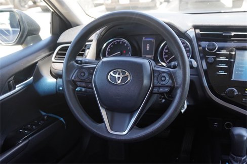 Used 2018 Toyota Camry LE image 14