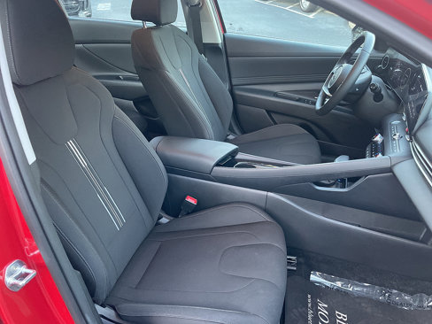 Used 2023 Hyundai Elantra SEL w/ Convenience Package image 40