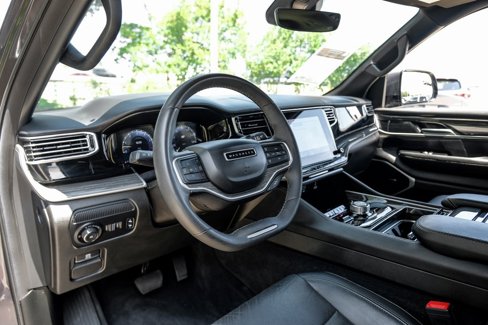 Used 2022 Jeep Wagoneer Series II image 25