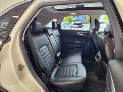 Used 2019 Ford Edge SEL w/ Equipment Group 201A image 22