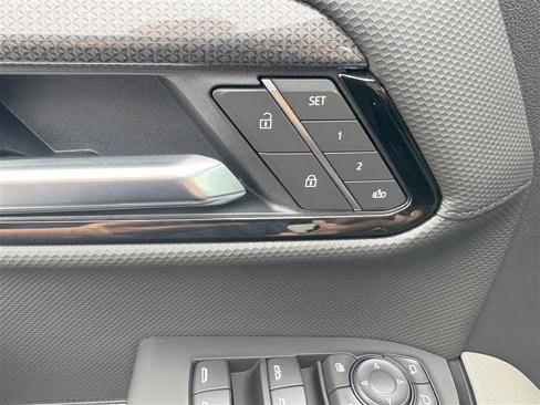 New 2025 Chevrolet Silverado 1500 ZR2 w/ Technology Package image 11