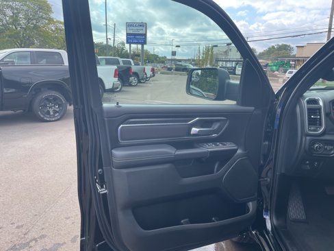 New 2026 RAM 1500 4x4 Crew Cab image 11