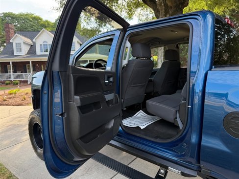 Used 2018 Chevrolet Silverado 1500 LT w/ All Star Edition image 48