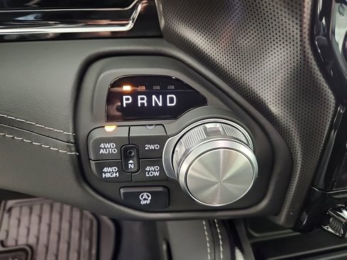 New 2025 RAM 1500 Limited image 15