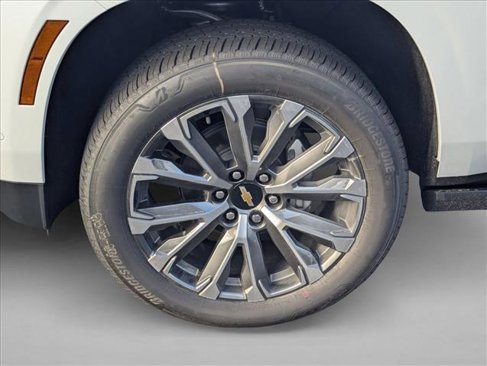 New 2026 Chevrolet Suburban High Country image 9