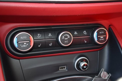 Used 2020 Alfa Romeo Stelvio Ti w/ Active Blind Spot Package image 17