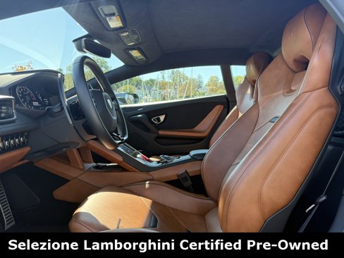 Used 2021 Lamborghini Huracan EVO image 10