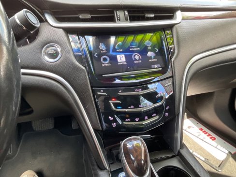 Used 2016 Cadillac XTS Luxury image 3