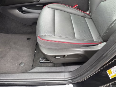 Used 2023 Buick Envision Essence w/ Sport Touring Package image 9