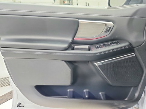 New 2025 Ford Expedition Platinum image 40