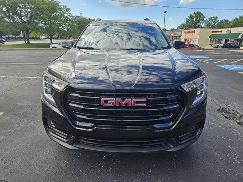 Certified 2023 GMC Terrain SLE w/ Driver Convenience Package image 2