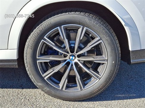 Used 2025 BMW X6 M60i w/ Parking Assistance Package image 8