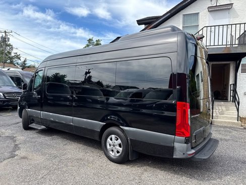 Used 2021 Mercedes-Benz Sprinter 2500 image 4