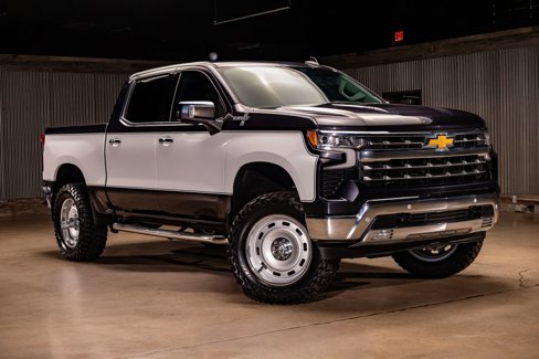 Used 2024 Chevrolet Silverado 1500 LTZ image 1