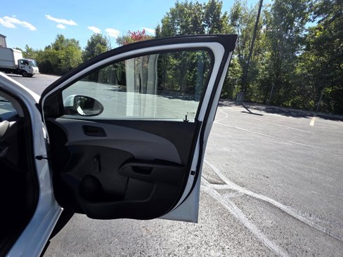 Used 2020 Chevrolet Sonic LT image 38