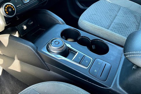 Used 2022 Ford Escape SE w/ SE Sport Appearance Package image 14