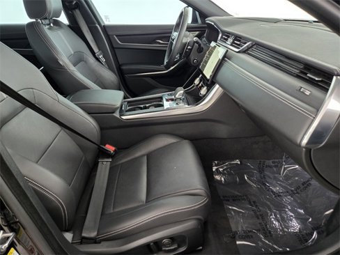 Certified 2024 Jaguar XF R-Dynamic SE image 3